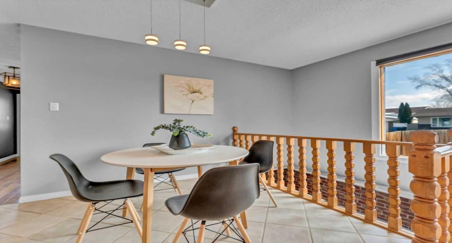 17 Ross Haven Court, Medicine Hat, Alberta T1B 3B3, 3 Bedrooms Bedrooms, ,2 BathroomsBathrooms,Residential,For Sale,Ross Haven,A2303451