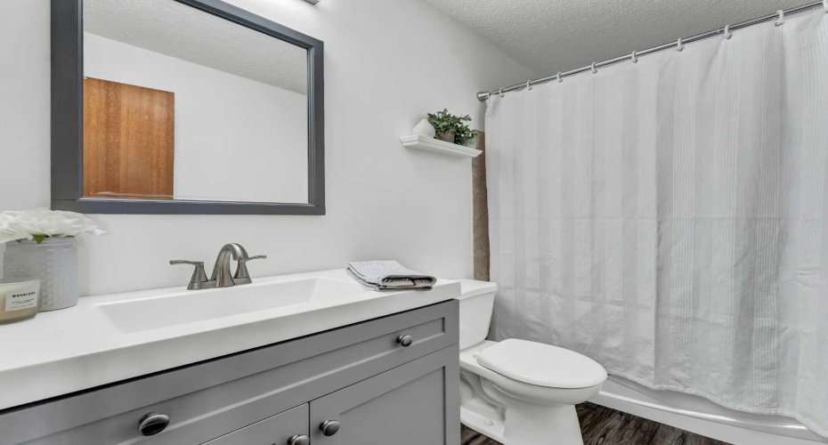 17 Ross Haven Court, Medicine Hat, Alberta T1B 3B3, 3 Bedrooms Bedrooms, ,2 BathroomsBathrooms,Residential,For Sale,Ross Haven,A2303451