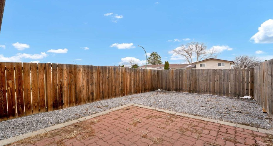 17 Ross Haven Court, Medicine Hat, Alberta T1B 3B3, 3 Bedrooms Bedrooms, ,2 BathroomsBathrooms,Residential,For Sale,Ross Haven,A2303451