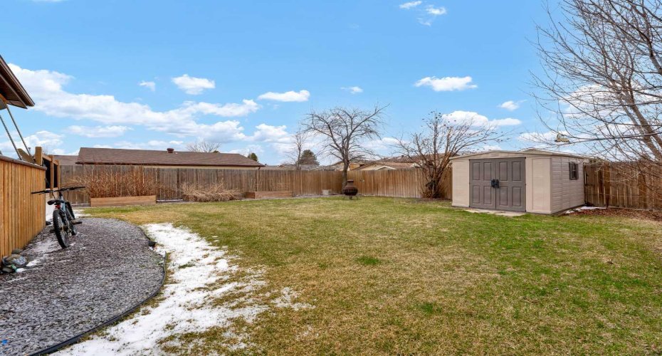 17 Ross Haven Court, Medicine Hat, Alberta T1B 3B3, 3 Bedrooms Bedrooms, ,2 BathroomsBathrooms,Residential,For Sale,Ross Haven,A2303451