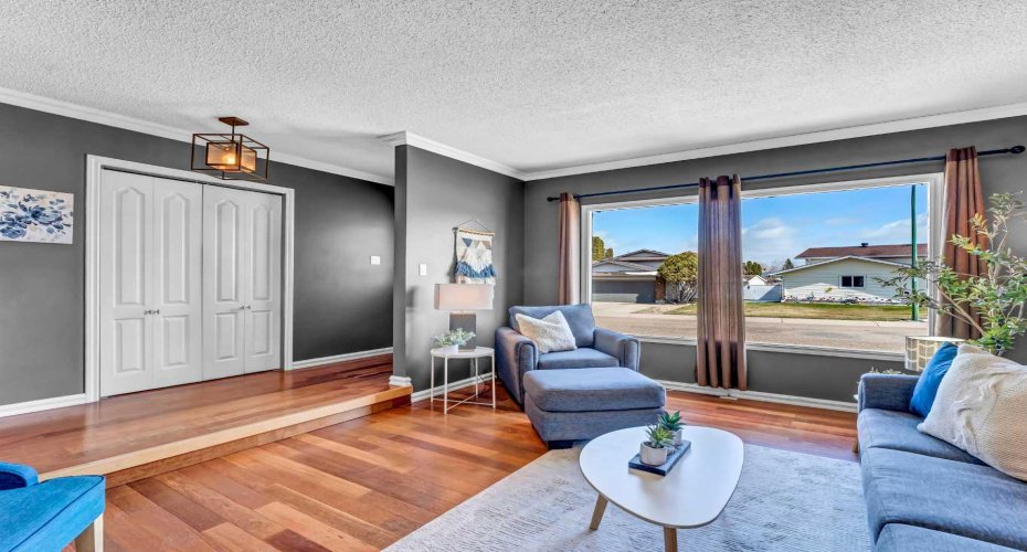 17 Ross Haven Court, Medicine Hat, Alberta T1B 3B3, 3 Bedrooms Bedrooms, ,2 BathroomsBathrooms,Residential,For Sale,Ross Haven,A2303451