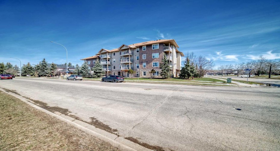 174 N Railway Street, Okotoks, Alberta T1S 0E2, 2 Bedrooms Bedrooms, ,2 BathroomsBathrooms,Residential,For Sale,N Railway,A2303479