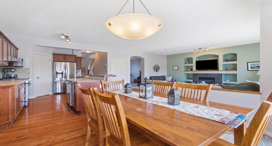 12 Crystal Shores Place, Okotoks, Alberta T1S 2G3, 5 Bedrooms Bedrooms, ,4 BathroomsBathrooms,Residential,For Sale,Crystal Shores,A2302441