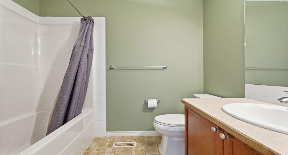 12 Crystal Shores Place, Okotoks, Alberta T1S 2G3, 5 Bedrooms Bedrooms, ,4 BathroomsBathrooms,Residential,For Sale,Crystal Shores,A2302441