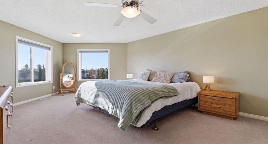 12 Crystal Shores Place, Okotoks, Alberta T1S 2G3, 5 Bedrooms Bedrooms, ,4 BathroomsBathrooms,Residential,For Sale,Crystal Shores,A2302441