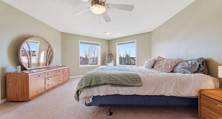 12 Crystal Shores Place, Okotoks, Alberta T1S 2G3, 5 Bedrooms Bedrooms, ,4 BathroomsBathrooms,Residential,For Sale,Crystal Shores,A2302441