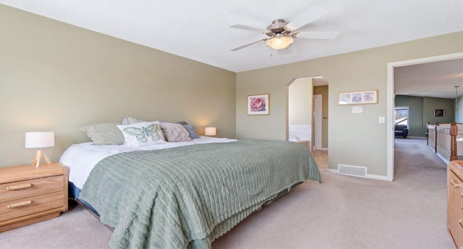 12 Crystal Shores Place, Okotoks, Alberta T1S 2G3, 5 Bedrooms Bedrooms, ,4 BathroomsBathrooms,Residential,For Sale,Crystal Shores,A2302441