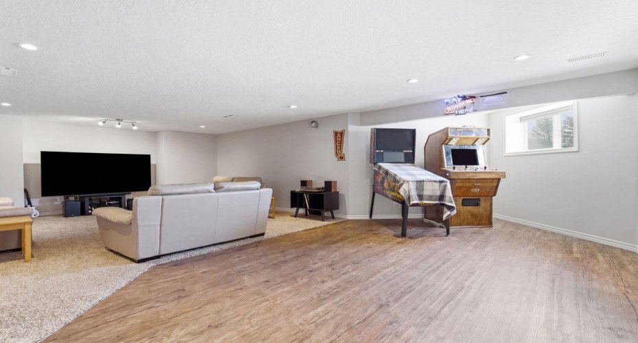 12 Crystal Shores Place, Okotoks, Alberta T1S 2G3, 5 Bedrooms Bedrooms, ,4 BathroomsBathrooms,Residential,For Sale,Crystal Shores,A2302441