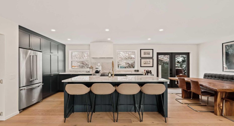 212 Vantage Place, Calgary, Alberta T3A1X9, 4 Bedrooms Bedrooms, ,3 BathroomsBathrooms,Residential,For Sale,Vantage,A2303575