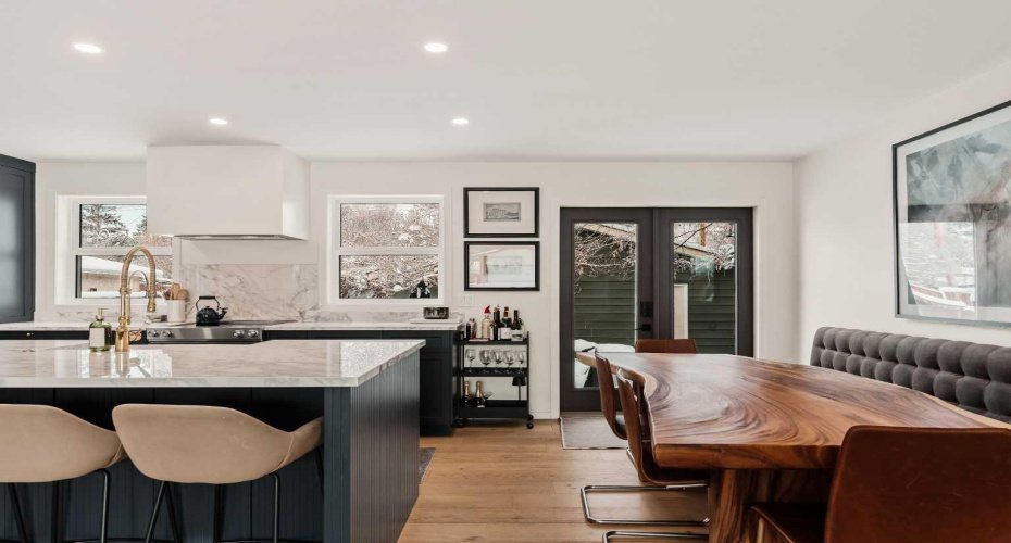 212 Vantage Place, Calgary, Alberta T3A1X9, 4 Bedrooms Bedrooms, ,3 BathroomsBathrooms,Residential,For Sale,Vantage,A2303575