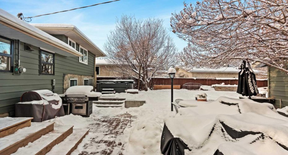 212 Vantage Place, Calgary, Alberta T3A1X9, 4 Bedrooms Bedrooms, ,3 BathroomsBathrooms,Residential,For Sale,Vantage,A2303575