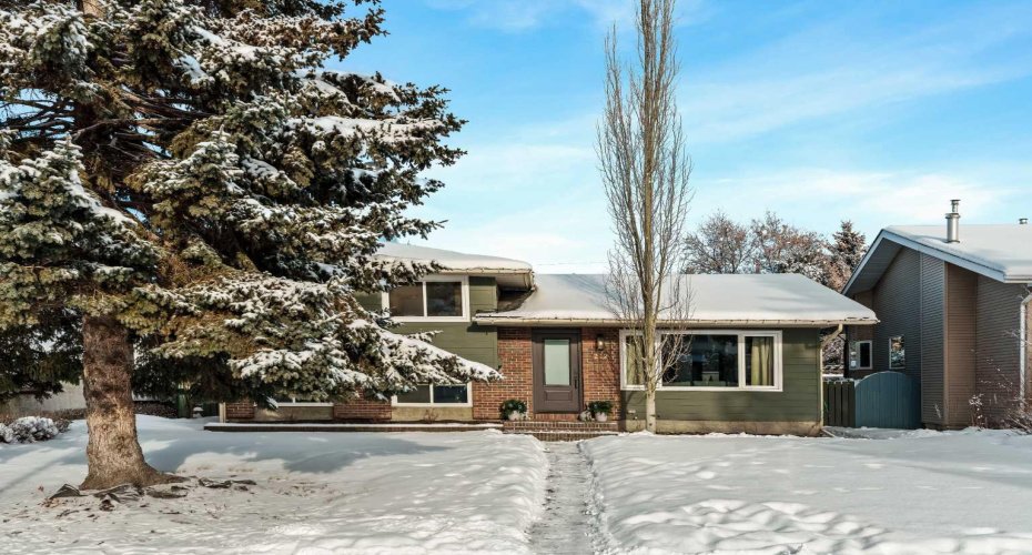 212 Vantage Place, Calgary, Alberta T3A1X9, 4 Bedrooms Bedrooms, ,3 BathroomsBathrooms,Residential,For Sale,Vantage,A2303575