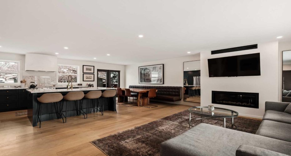 212 Vantage Place, Calgary, Alberta T3A1X9, 4 Bedrooms Bedrooms, ,3 BathroomsBathrooms,Residential,For Sale,Vantage,A2303575