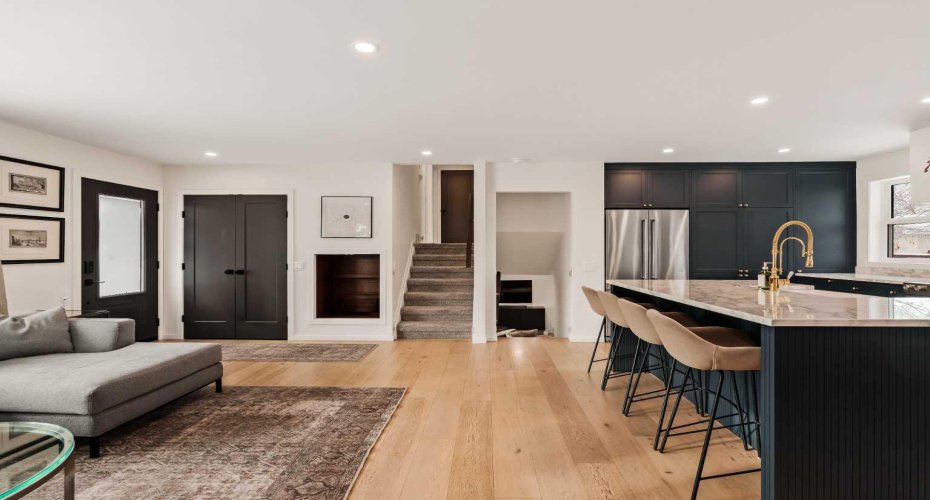 212 Vantage Place, Calgary, Alberta T3A1X9, 4 Bedrooms Bedrooms, ,3 BathroomsBathrooms,Residential,For Sale,Vantage,A2303575