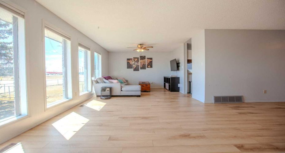 4408 45 Street, Mayerthorpe, Alberta T0E1N0, 4 Bedrooms Bedrooms, ,3 BathroomsBathrooms,Residential,For Sale,45,A2303696