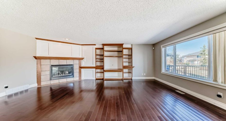 141 Somerglen Way, Calgary, Alberta T2Y 4B2, 4 Bedrooms Bedrooms, ,3 BathroomsBathrooms,Residential,For Sale,Somerglen,A2303715