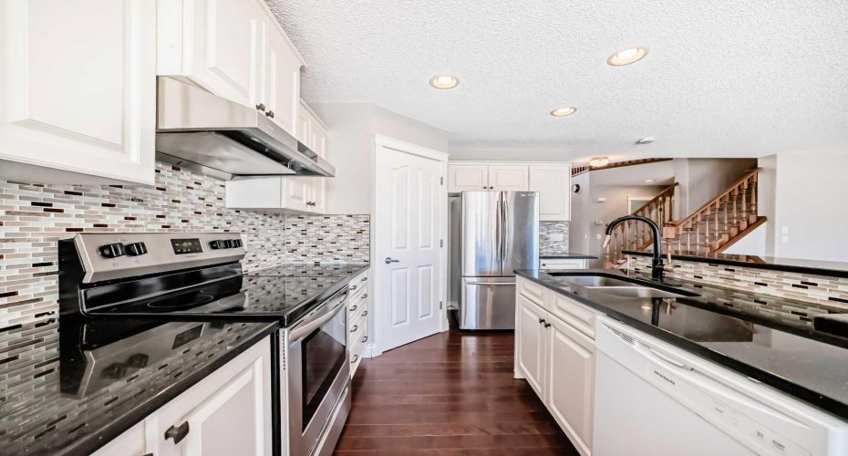 141 Somerglen Way, Calgary, Alberta T2Y 4B2, 4 Bedrooms Bedrooms, ,3 BathroomsBathrooms,Residential,For Sale,Somerglen,A2303715