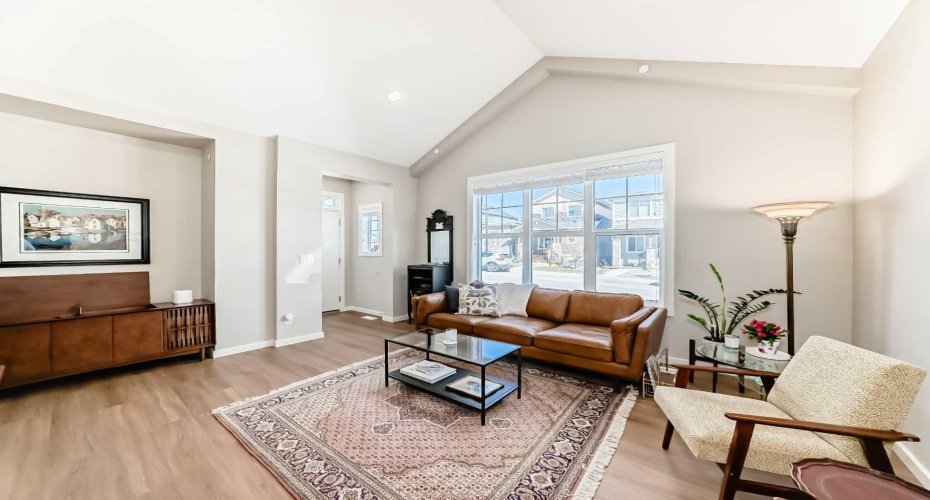 277 Lucas Avenue, Calgary, Alberta T3P 1S3, 2 Bedrooms Bedrooms, ,3 BathroomsBathrooms,Residential,For Sale,Lucas,A2303719