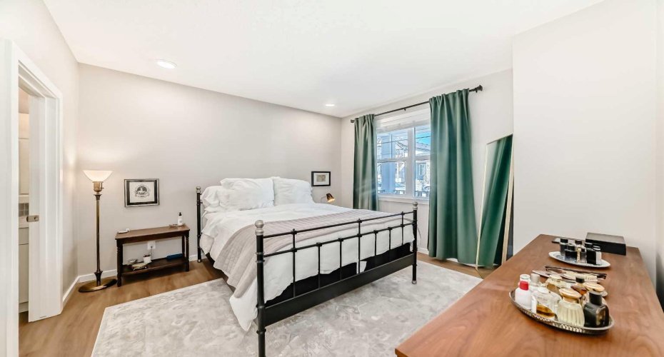 277 Lucas Avenue, Calgary, Alberta T3P 1S3, 2 Bedrooms Bedrooms, ,3 BathroomsBathrooms,Residential,For Sale,Lucas,A2303719