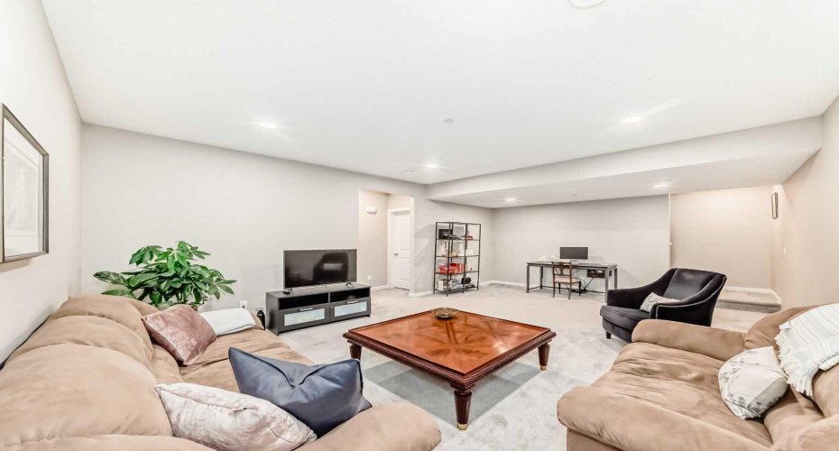 277 Lucas Avenue, Calgary, Alberta T3P 1S3, 2 Bedrooms Bedrooms, ,3 BathroomsBathrooms,Residential,For Sale,Lucas,A2303719