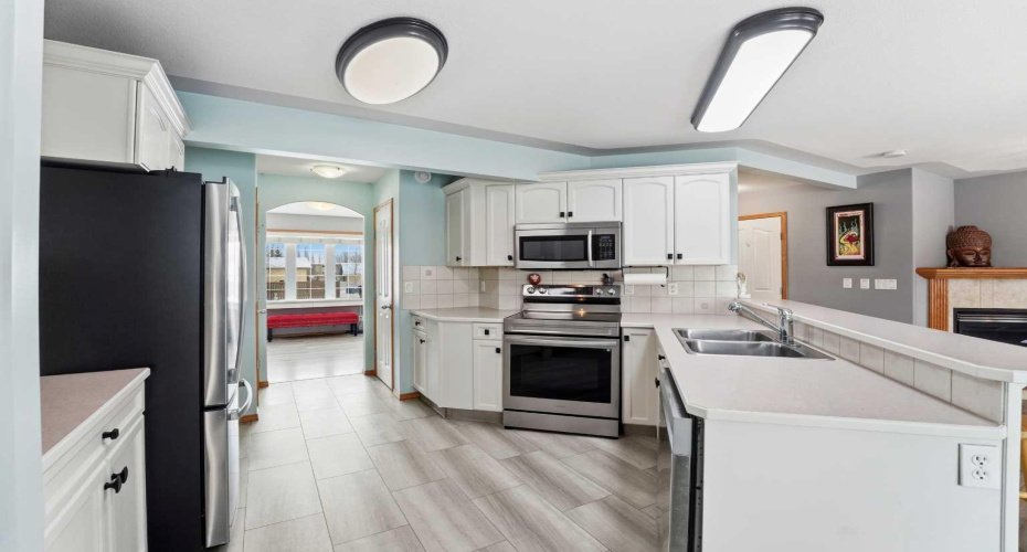 5 Lincoln Street, Sylvan Lake, Alberta T4S 2R1, 5 Bedrooms Bedrooms, ,4 BathroomsBathrooms,Residential,For Sale,Lincoln,A2288595