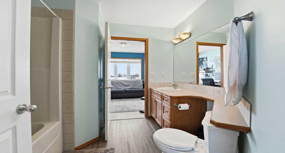 5 Lincoln Street, Sylvan Lake, Alberta T4S 2R1, 5 Bedrooms Bedrooms, ,4 BathroomsBathrooms,Residential,For Sale,Lincoln,A2288595