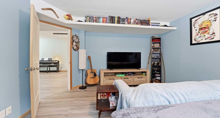 5 Lincoln Street, Sylvan Lake, Alberta T4S 2R1, 5 Bedrooms Bedrooms, ,4 BathroomsBathrooms,Residential,For Sale,Lincoln,A2288595