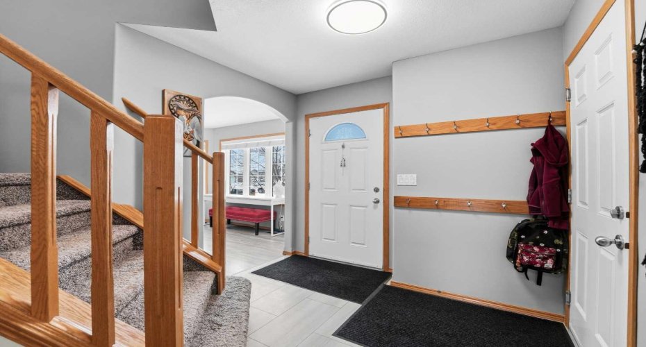 5 Lincoln Street, Sylvan Lake, Alberta T4S 2R1, 5 Bedrooms Bedrooms, ,4 BathroomsBathrooms,Residential,For Sale,Lincoln,A2288595