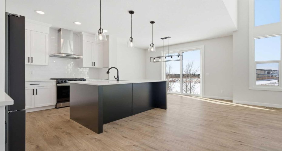 302 Kinniburgh Loop, Chestermere, Alberta T1X 3C3, 6 Bedrooms Bedrooms, ,4 BathroomsBathrooms,Residential,For Sale,Kinniburgh,A2289506