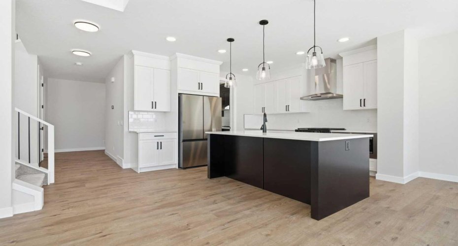 302 Kinniburgh Loop, Chestermere, Alberta T1X 3C3, 6 Bedrooms Bedrooms, ,4 BathroomsBathrooms,Residential,For Sale,Kinniburgh,A2289506