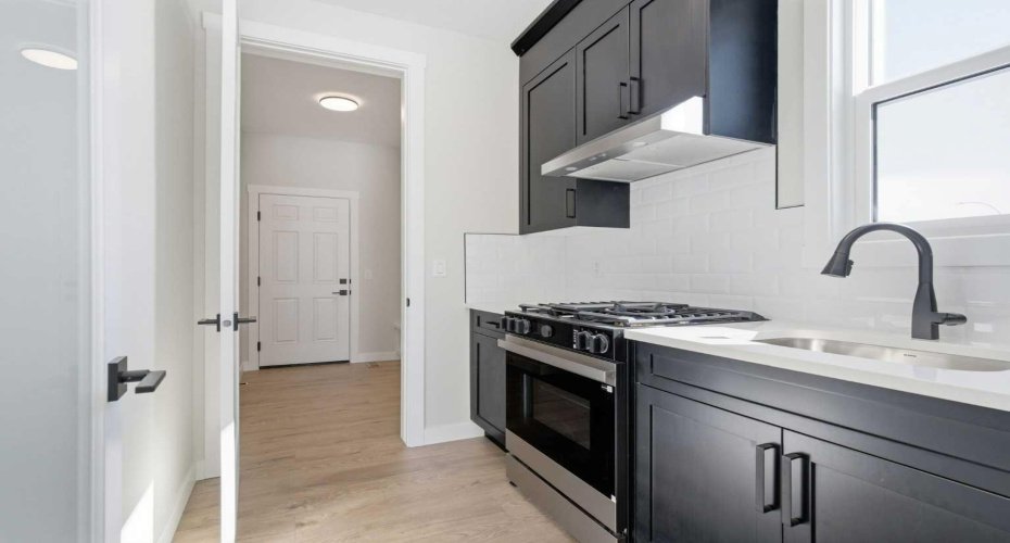 302 Kinniburgh Loop, Chestermere, Alberta T1X 3C3, 6 Bedrooms Bedrooms, ,4 BathroomsBathrooms,Residential,For Sale,Kinniburgh,A2289506