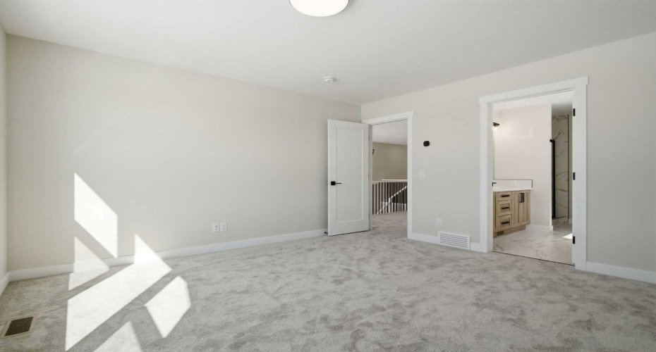 302 Kinniburgh Loop, Chestermere, Alberta T1X 3C3, 6 Bedrooms Bedrooms, ,4 BathroomsBathrooms,Residential,For Sale,Kinniburgh,A2289506