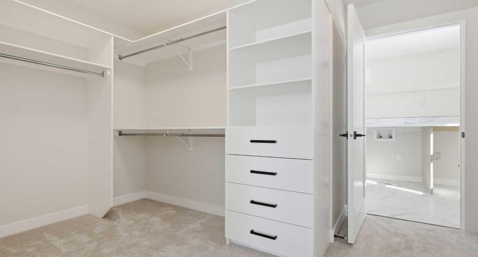 302 Kinniburgh Loop, Chestermere, Alberta T1X 3C3, 6 Bedrooms Bedrooms, ,4 BathroomsBathrooms,Residential,For Sale,Kinniburgh,A2289506