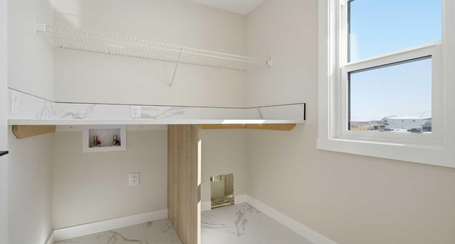 302 Kinniburgh Loop, Chestermere, Alberta T1X 3C3, 6 Bedrooms Bedrooms, ,4 BathroomsBathrooms,Residential,For Sale,Kinniburgh,A2289506