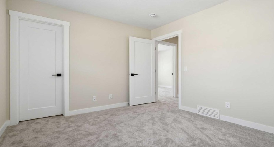 302 Kinniburgh Loop, Chestermere, Alberta T1X 3C3, 6 Bedrooms Bedrooms, ,4 BathroomsBathrooms,Residential,For Sale,Kinniburgh,A2289506