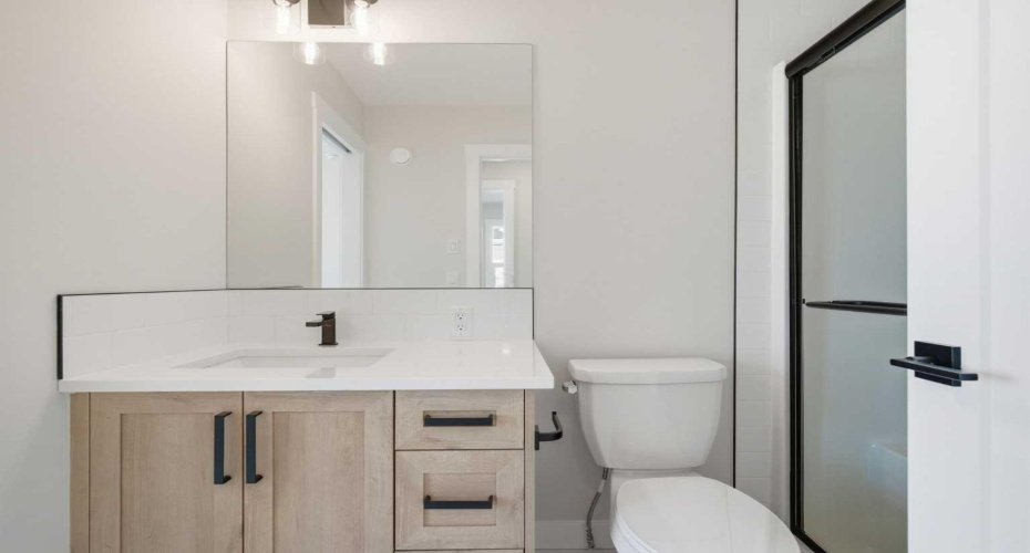 302 Kinniburgh Loop, Chestermere, Alberta T1X 3C3, 6 Bedrooms Bedrooms, ,4 BathroomsBathrooms,Residential,For Sale,Kinniburgh,A2289506