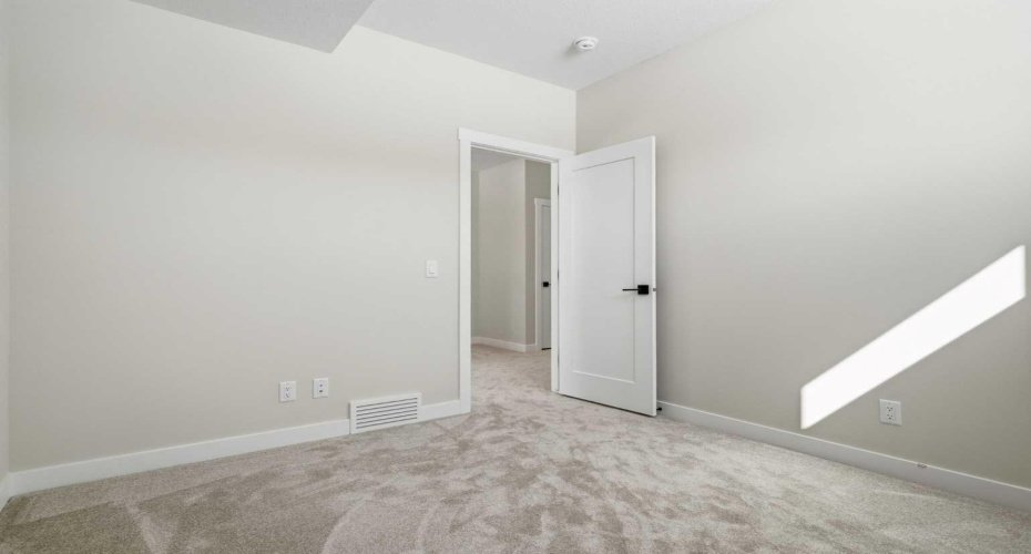 302 Kinniburgh Loop, Chestermere, Alberta T1X 3C3, 6 Bedrooms Bedrooms, ,4 BathroomsBathrooms,Residential,For Sale,Kinniburgh,A2289506