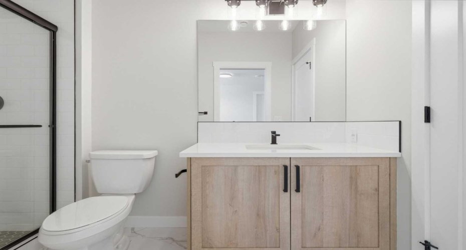 302 Kinniburgh Loop, Chestermere, Alberta T1X 3C3, 6 Bedrooms Bedrooms, ,4 BathroomsBathrooms,Residential,For Sale,Kinniburgh,A2289506