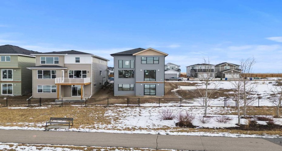 302 Kinniburgh Loop, Chestermere, Alberta T1X 3C3, 6 Bedrooms Bedrooms, ,4 BathroomsBathrooms,Residential,For Sale,Kinniburgh,A2289506