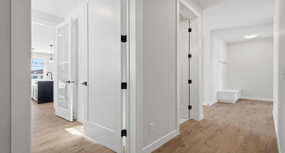 302 Kinniburgh Loop, Chestermere, Alberta T1X 3C3, 6 Bedrooms Bedrooms, ,4 BathroomsBathrooms,Residential,For Sale,Kinniburgh,A2289506