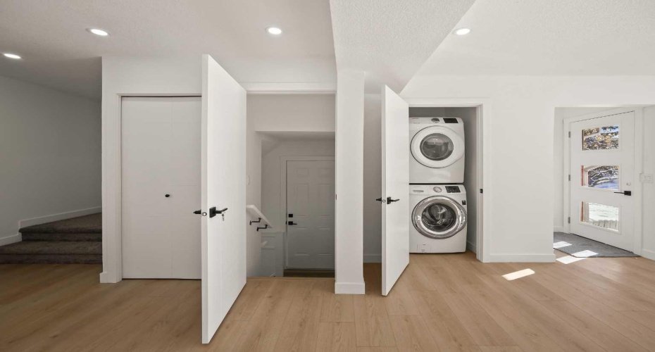 6404 24 Avenue, Calgary, Alberta T1Y 3T8, 4 Bedrooms Bedrooms, ,4 BathroomsBathrooms,Residential,For Sale,24,A2290287