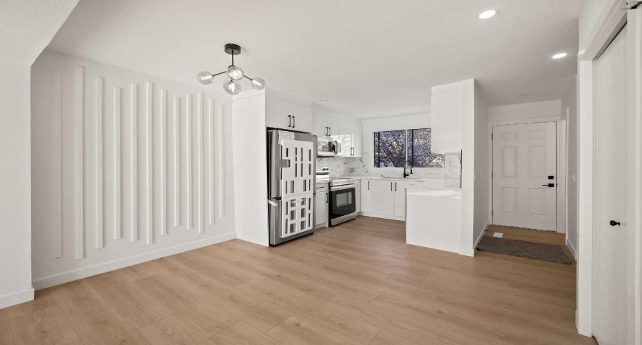 6404 24 Avenue, Calgary, Alberta T1Y 3T8, 4 Bedrooms Bedrooms, ,4 BathroomsBathrooms,Residential,For Sale,24,A2290287