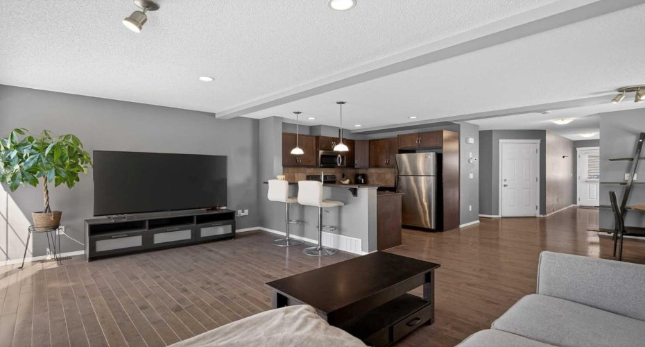 51 Country Village Villas, Calgary, Alberta T3K 0L7, 3 Bedrooms Bedrooms, ,4 BathroomsBathrooms,Residential,For Sale,Country Village,A2294713