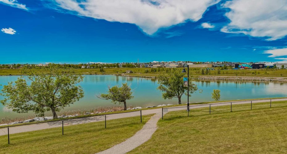 51 Country Village Villas, Calgary, Alberta T3K 0L7, 3 Bedrooms Bedrooms, ,4 BathroomsBathrooms,Residential,For Sale,Country Village,A2294713