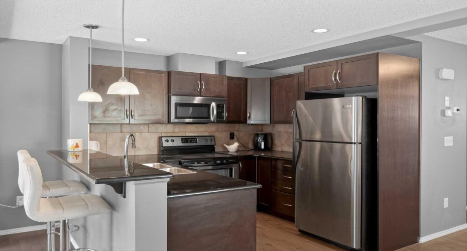 51 Country Village Villas, Calgary, Alberta T3K 0L7, 3 Bedrooms Bedrooms, ,4 BathroomsBathrooms,Residential,For Sale,Country Village,A2294713