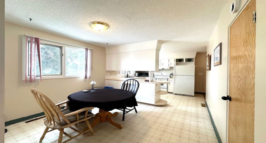 5240 50 Avenue, Holden, Alberta T0B2C0, 3 Bedrooms Bedrooms, ,1 BathroomBathrooms,Residential,For Sale,50,A2296133