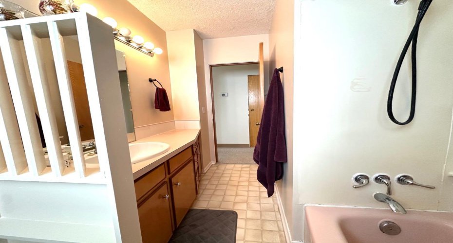 5240 50 Avenue, Holden, Alberta T0B2C0, 3 Bedrooms Bedrooms, ,1 BathroomBathrooms,Residential,For Sale,50,A2296133