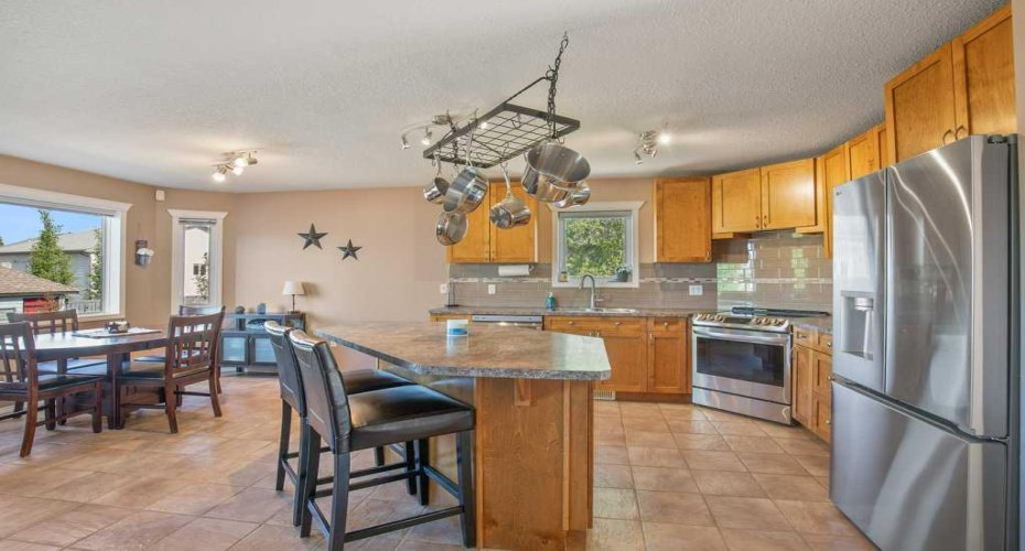 431 Carriage Lane Crossing, Carstairs, Alberta T0M 0N0, 5 Bedrooms Bedrooms, ,3 BathroomsBathrooms,Residential,For Sale,Carriage Lane,A2296251