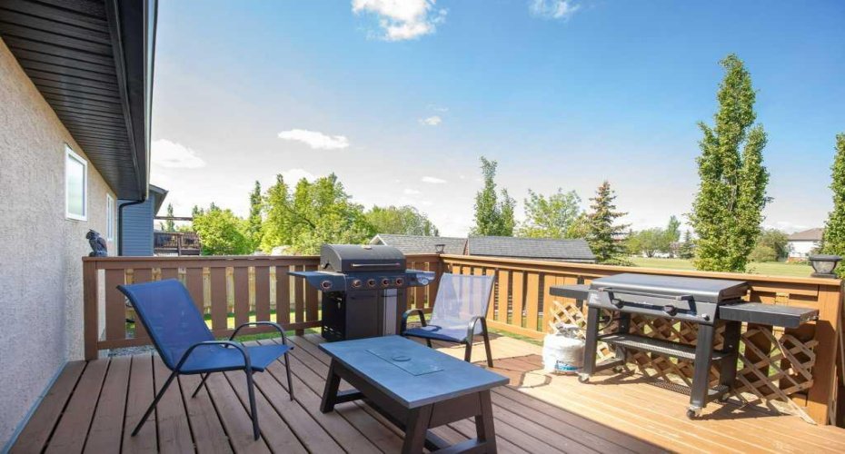 431 Carriage Lane Crossing, Carstairs, Alberta T0M 0N0, 5 Bedrooms Bedrooms, ,3 BathroomsBathrooms,Residential,For Sale,Carriage Lane,A2296251