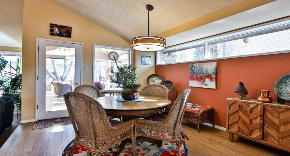 18 Coachwood Road, Lethbridge, Alberta T1K 6B5, 4 Bedrooms Bedrooms, ,3 BathroomsBathrooms,Residential,For Sale,Coachwood,A2296650